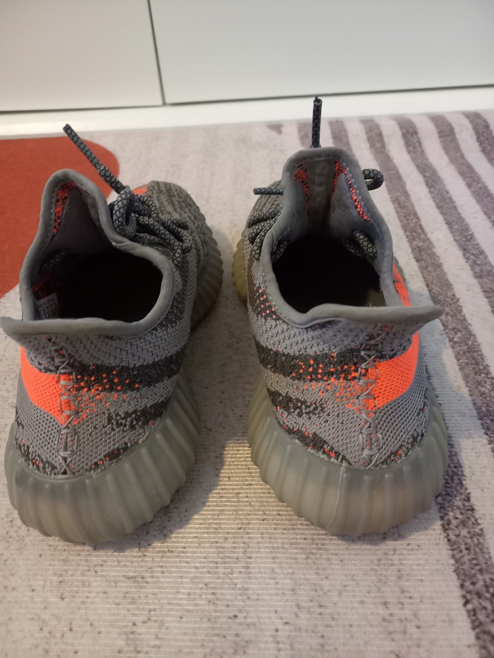 Adidas Yeezy Boost 350 V2 Men’s Grey with Orange Stripe - Picture 4 of 7